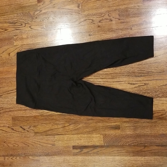 Nordstrom High Waisted Capri Leggings - Picture 5 of 5